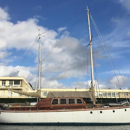 Port Deauville Yacht Vintage Exterior photo